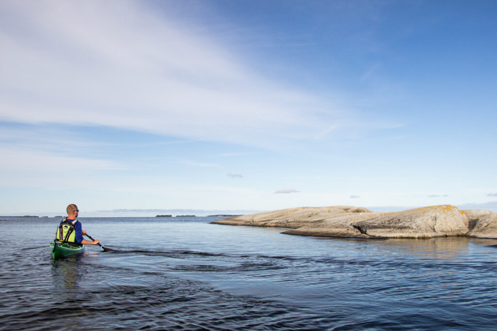 Amongst the Tiny Isles: Kayaker Explores the Outer Archipelago