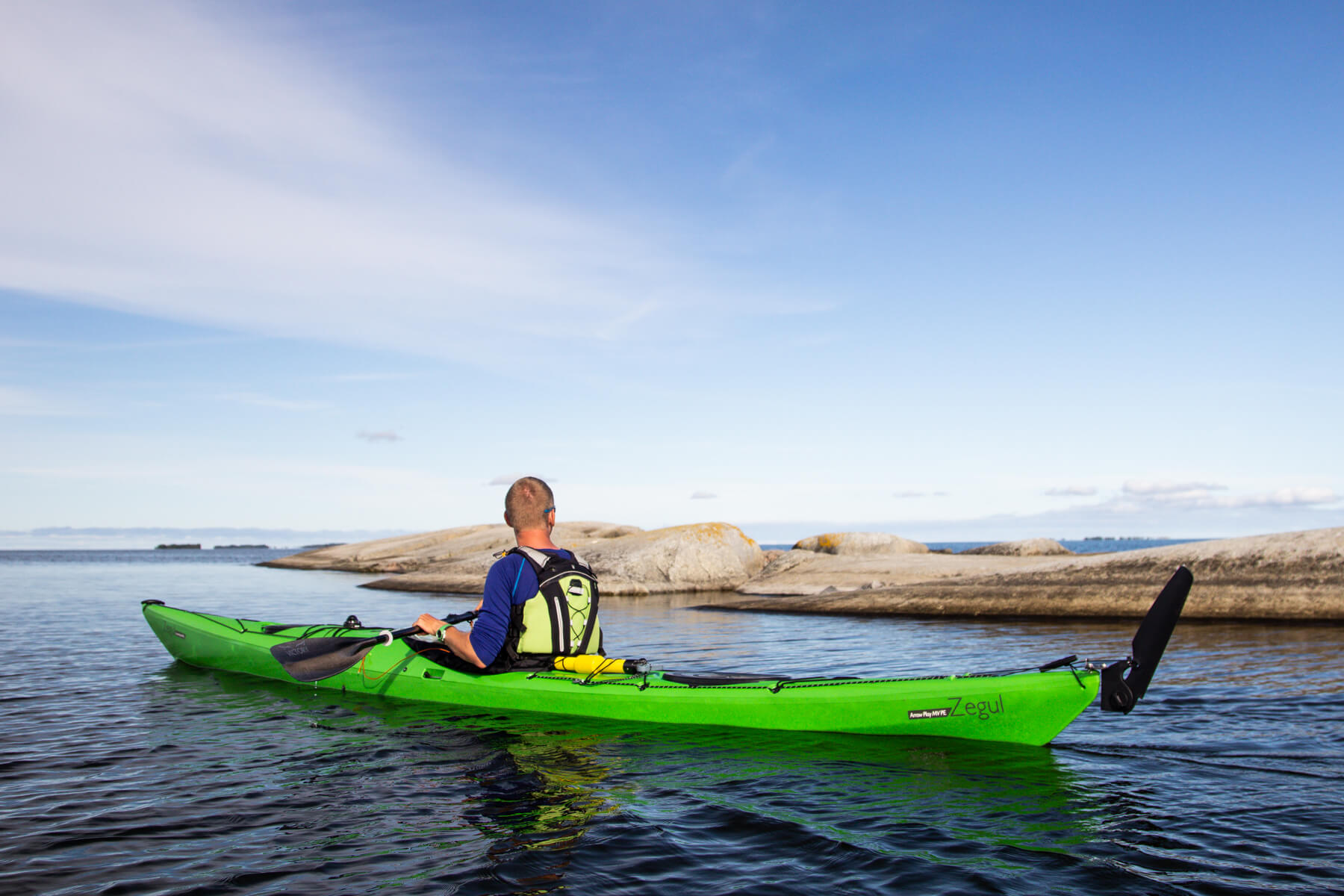 Sea kayaking trip around Husarö