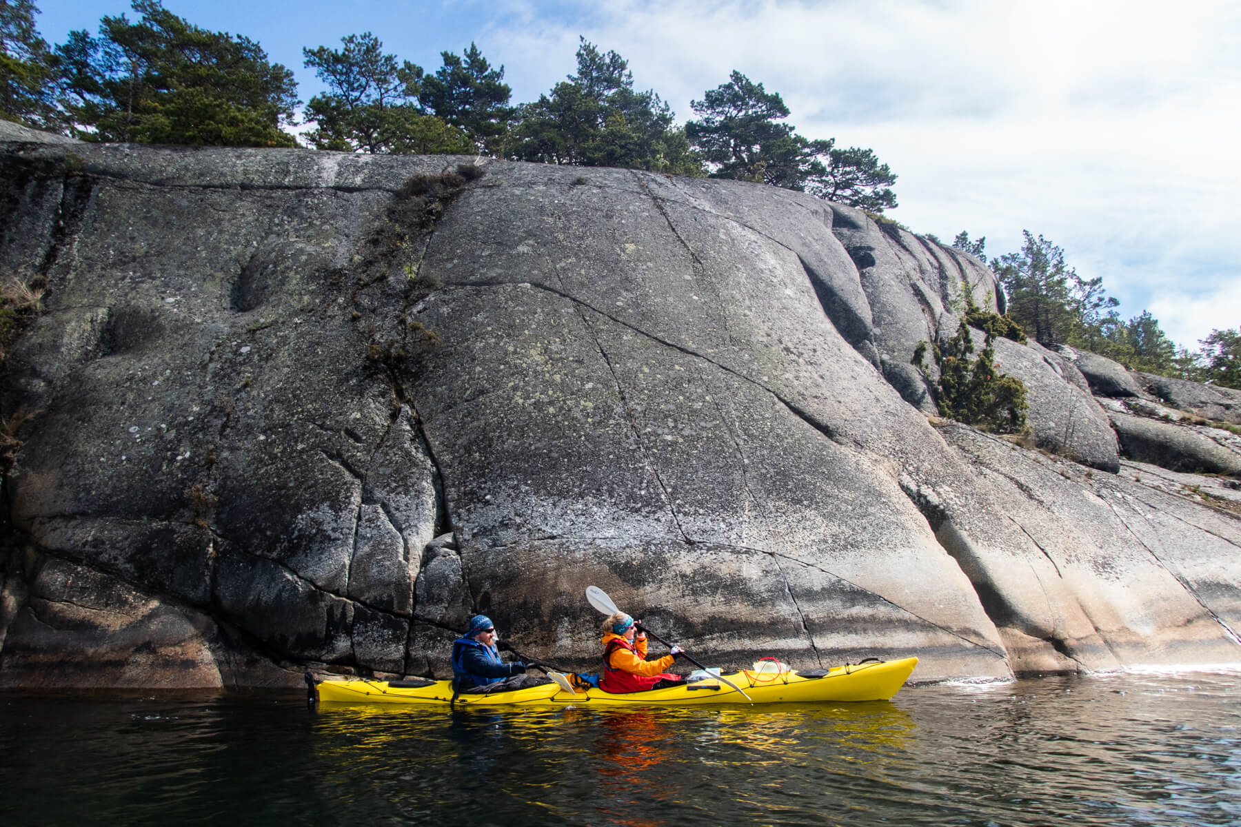 Kayaking around Husarö