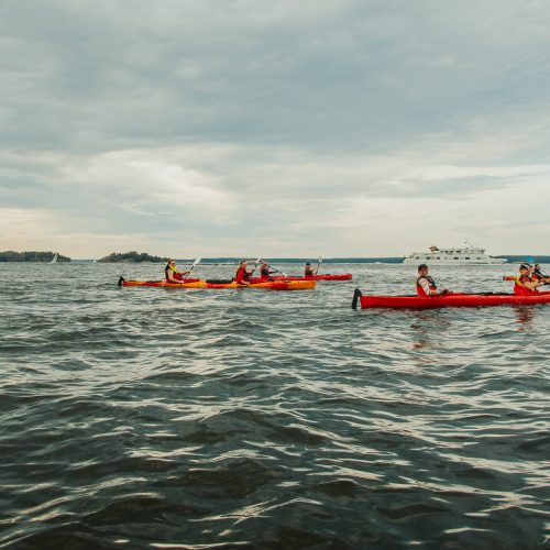 Kajakpaddling och camping för kvinnor