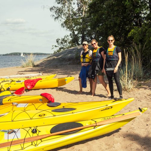 Ladies kayaking introduction