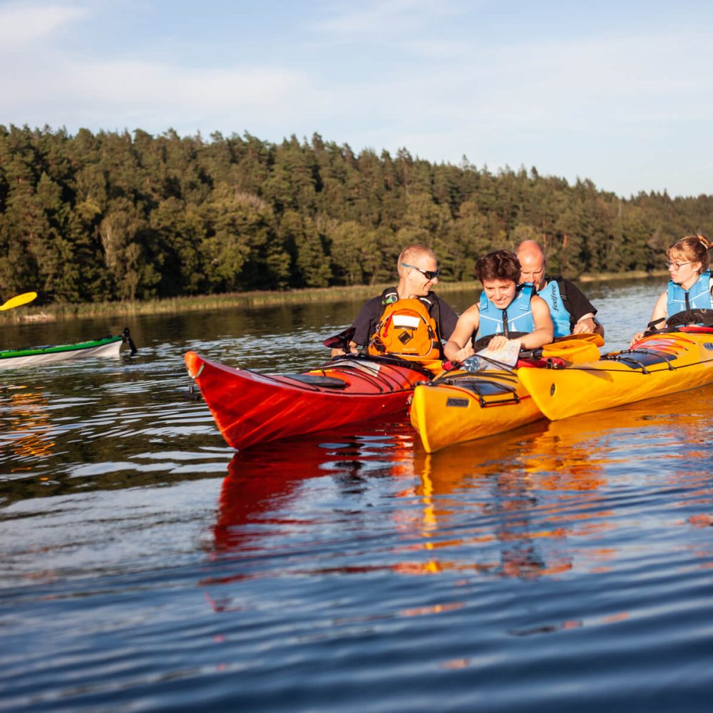 Sundown splendor, family bonding: Kayak tours in Stockholm's archipelago