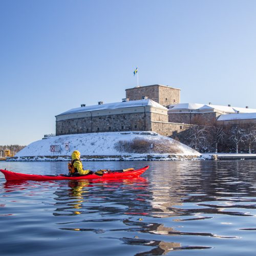 skargardens-kanotcenter-winter-kayaking-vaxholm-kastellet